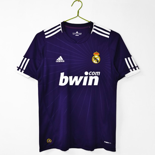 Real Madrid Retro 2010/11 Segunda visitante morada