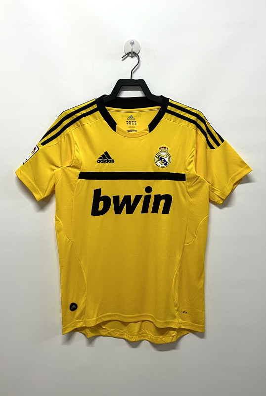 Real Madrid Retro 2011/12 Portero amarilla