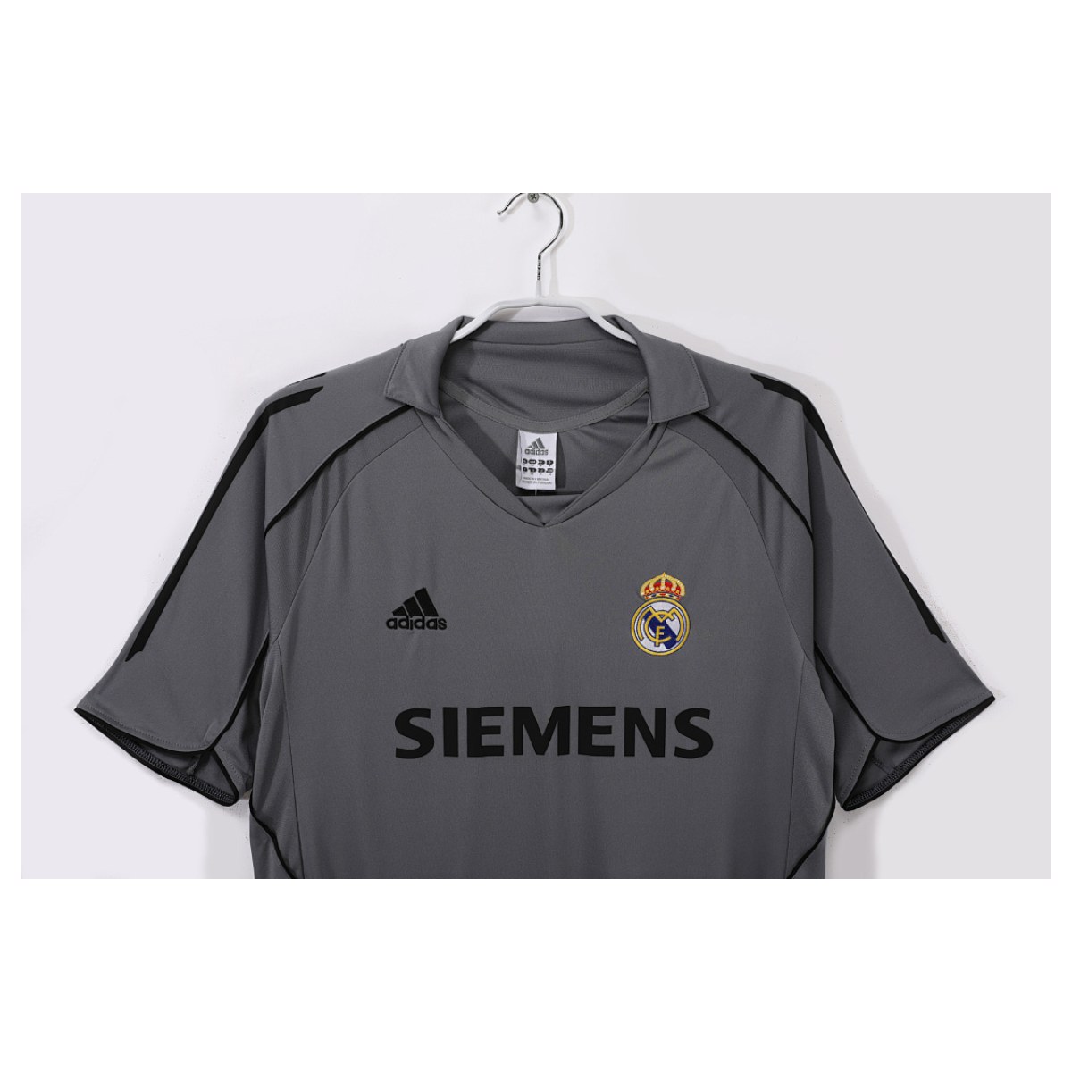 Real Madrid Retro 2005/06 Segunda visitante