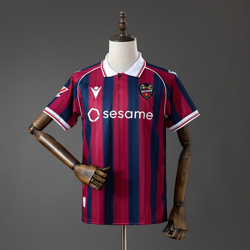 Levante UD 26/27 Local