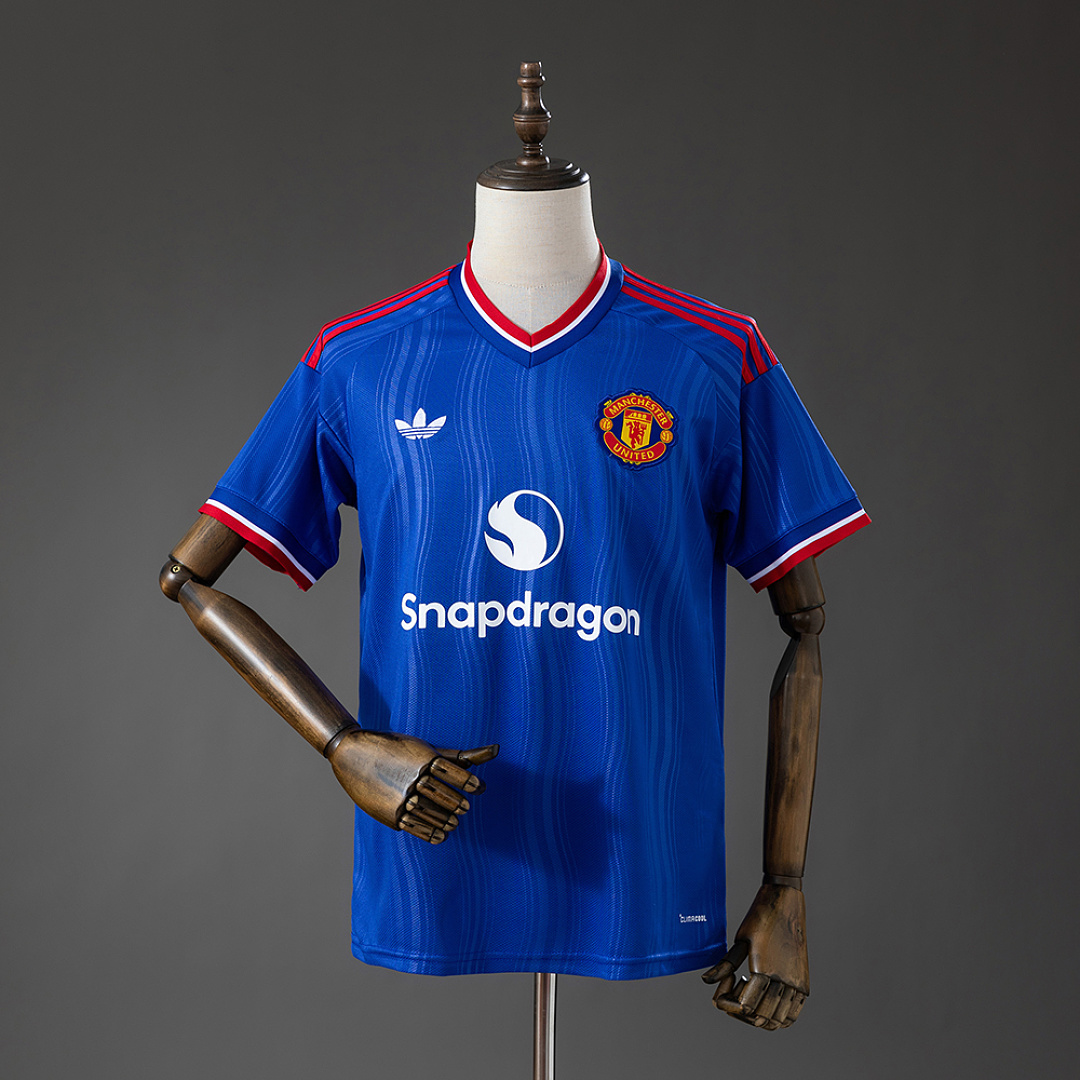 Manchester United 26/27 Visitante