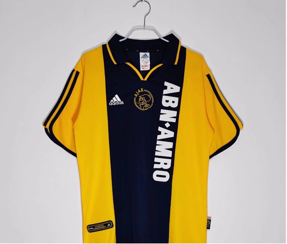 Ajax 00/01 Retro visitante
